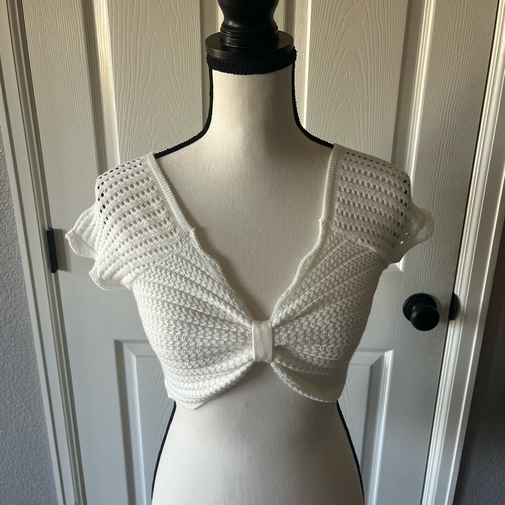 SHEIN White Cropped Tie Front Cap Sleeve Top
